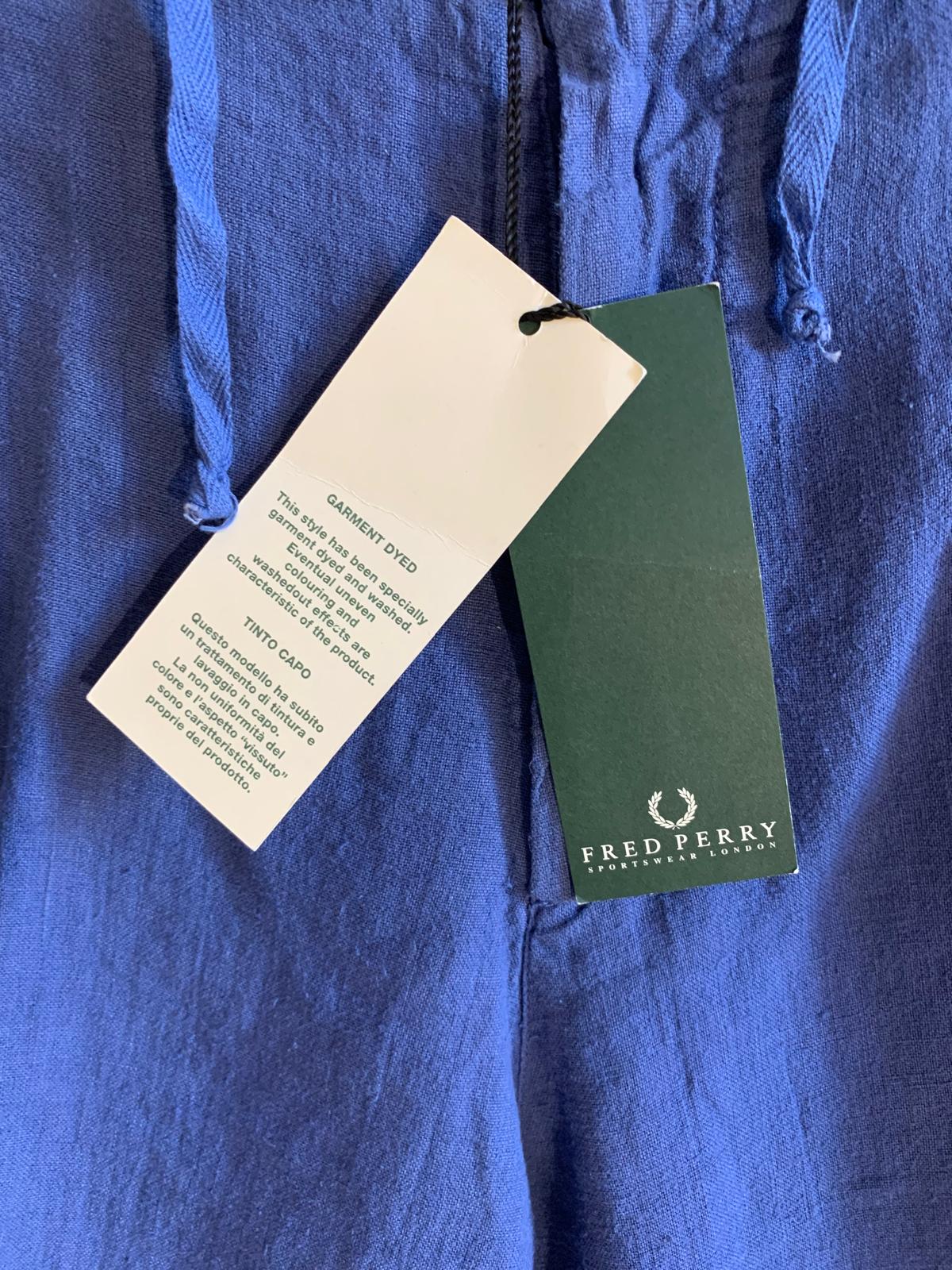 Shorts Fred Perry. Taglia 54. Colore blu. 100% Lino - GLWear #