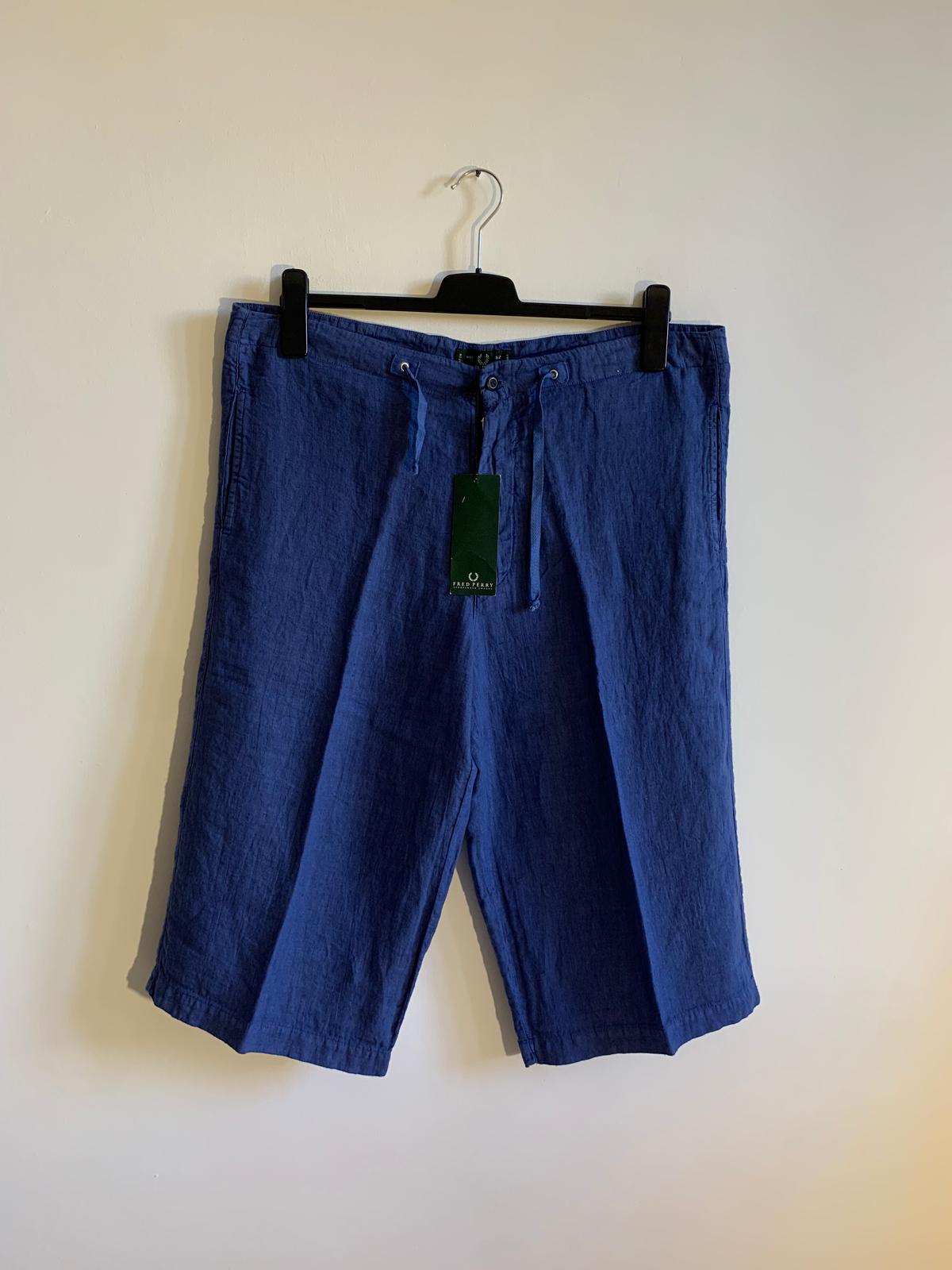 Shorts Fred Perry. Taglia 52. Colore blu. 100% Lino - GLWear #