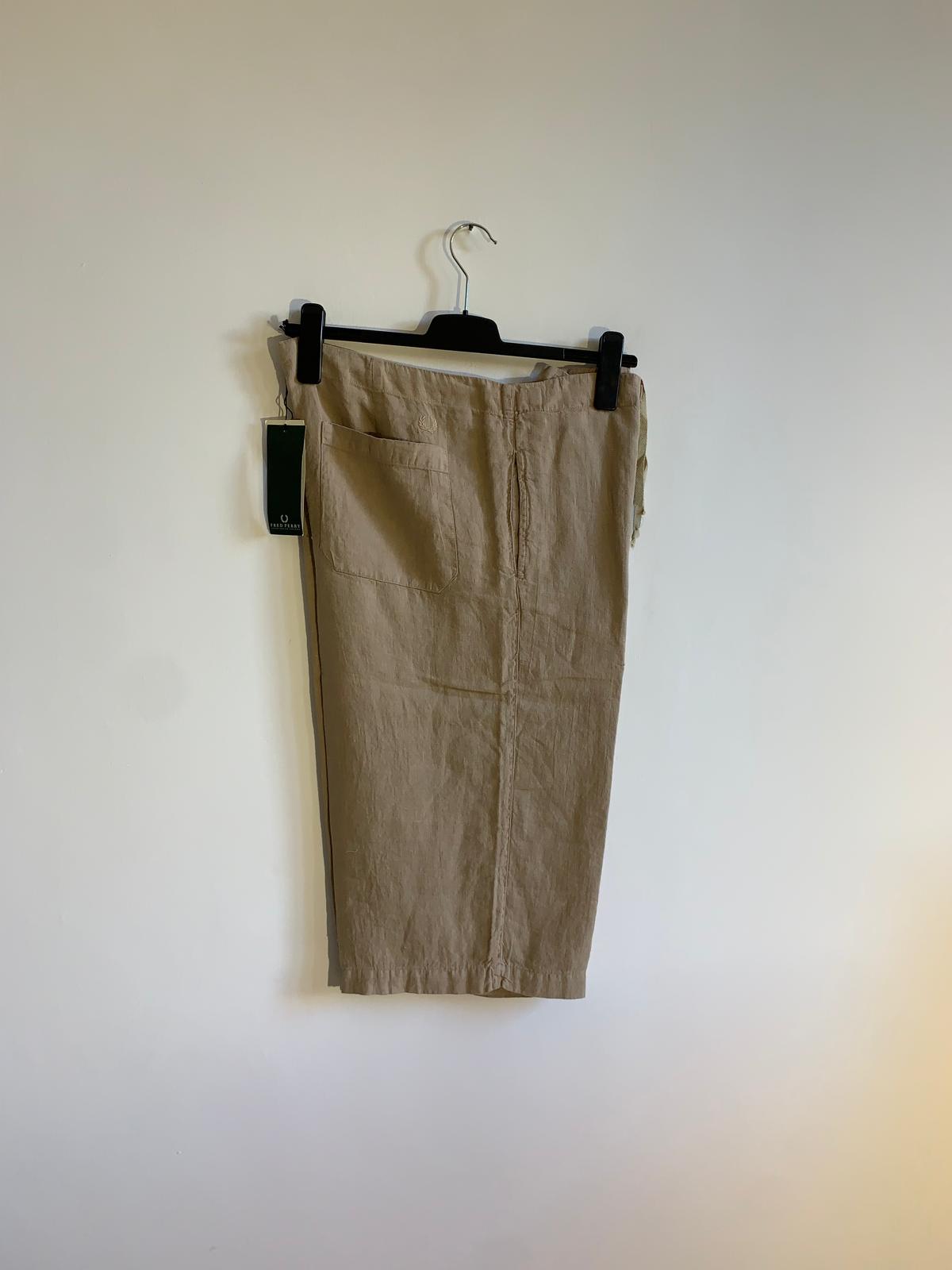 Shorts Fred Perry. Taglia 52. Colore beige. 100% Lino - GLWear #