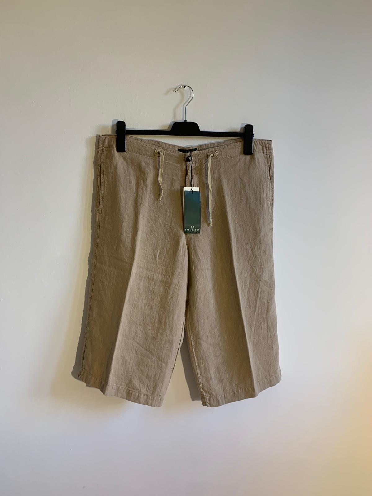 Shorts Fred Perry. Taglia 52. Colore beige. 100% Lino - GLWear #