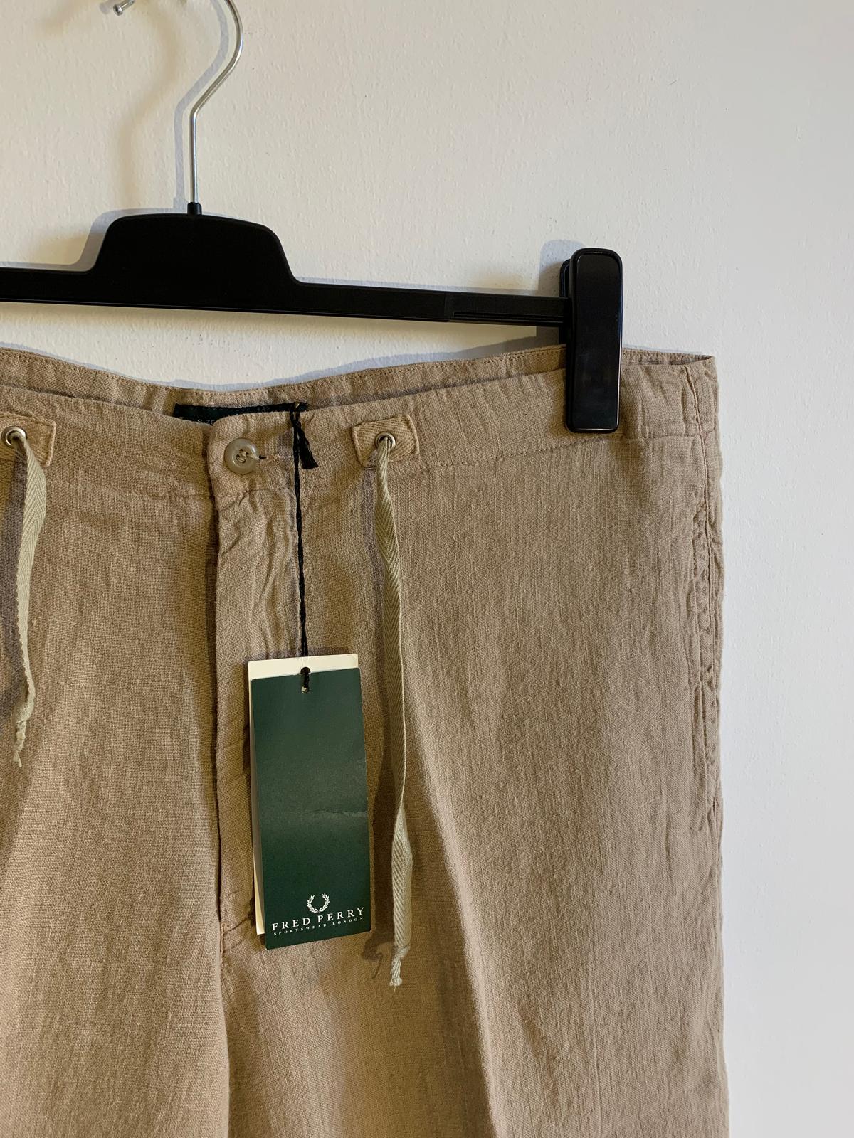 Shorts Fred Perry. Taglia 50. Colore beige. 100% Lino - GLWear #