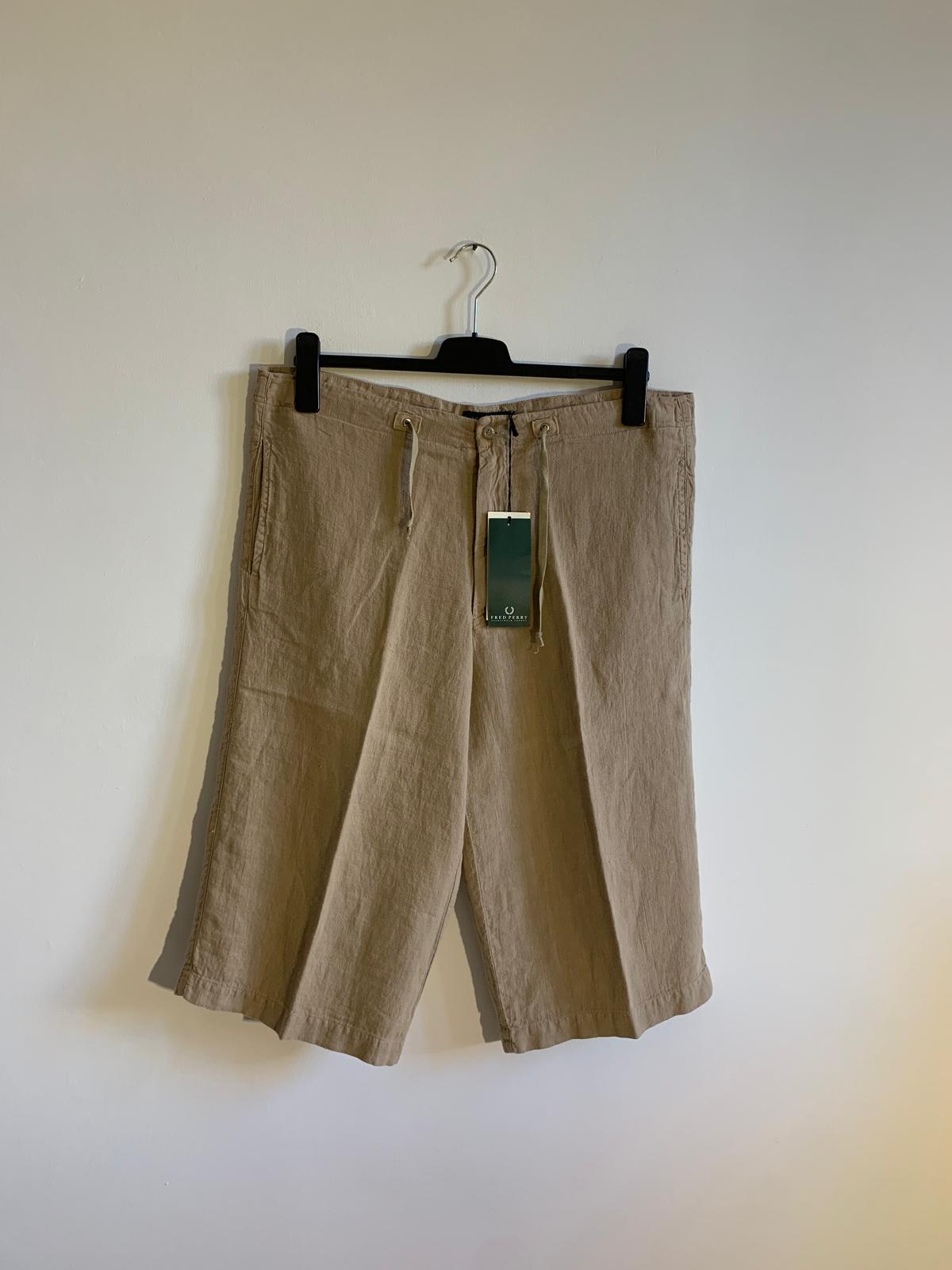 Shorts Fred Perry. Taglia 50. Colore beige. 100% Lino - GLWear #