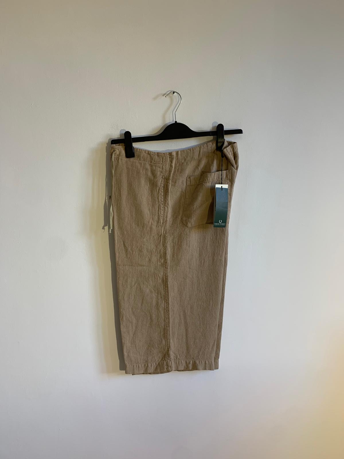 Shorts Fred Perry. Taglia 50. Colore beige. 100% Lino - GLWear #