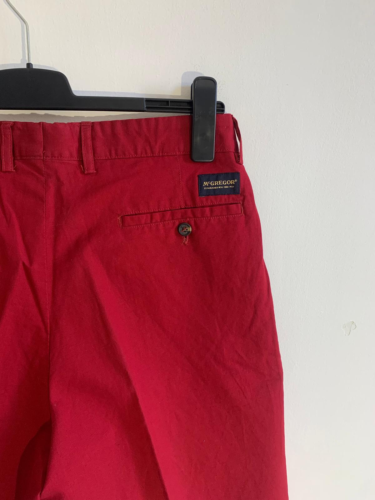 Shorts McGregor mod. Alisco Brunel. Taglia 50. Colore rosso. 53% Cotone 47% Lino
