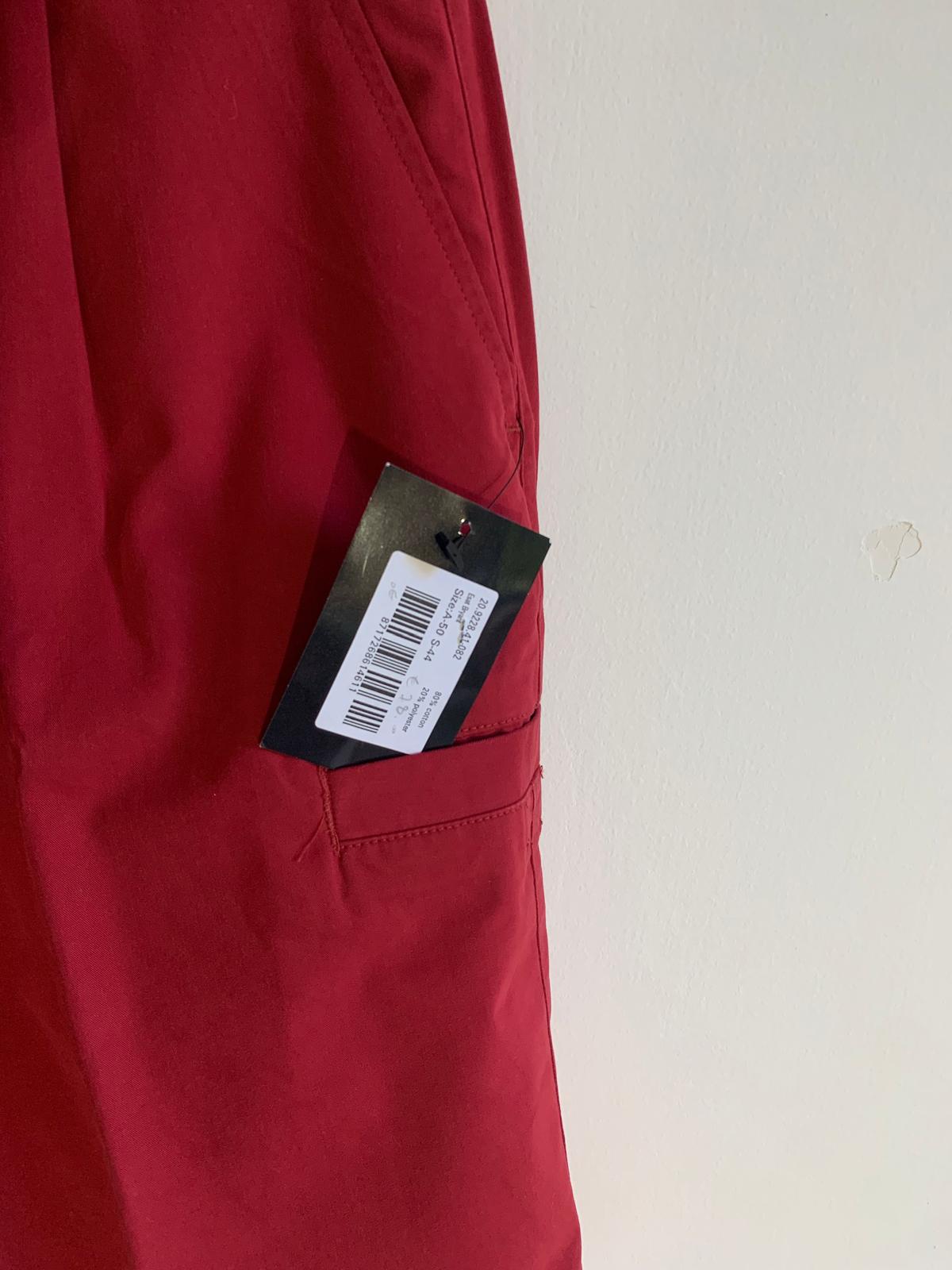 Shorts McGregor mod. East Bryant. Taglia 50. Colore rosso. 80% Cotone 20% Poliestere