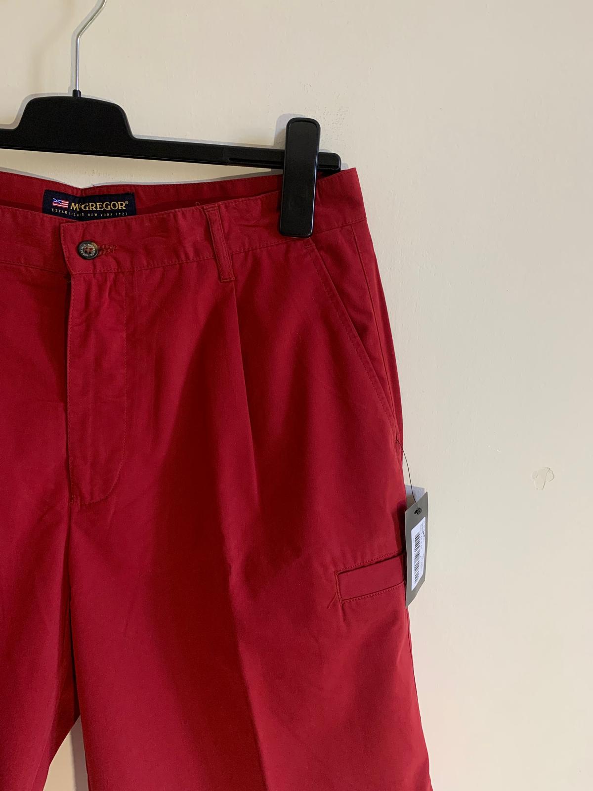 Shorts McGregor mod. East Bryant. Taglia 50. Colore rosso. 80% Cotone 20% Poliestere