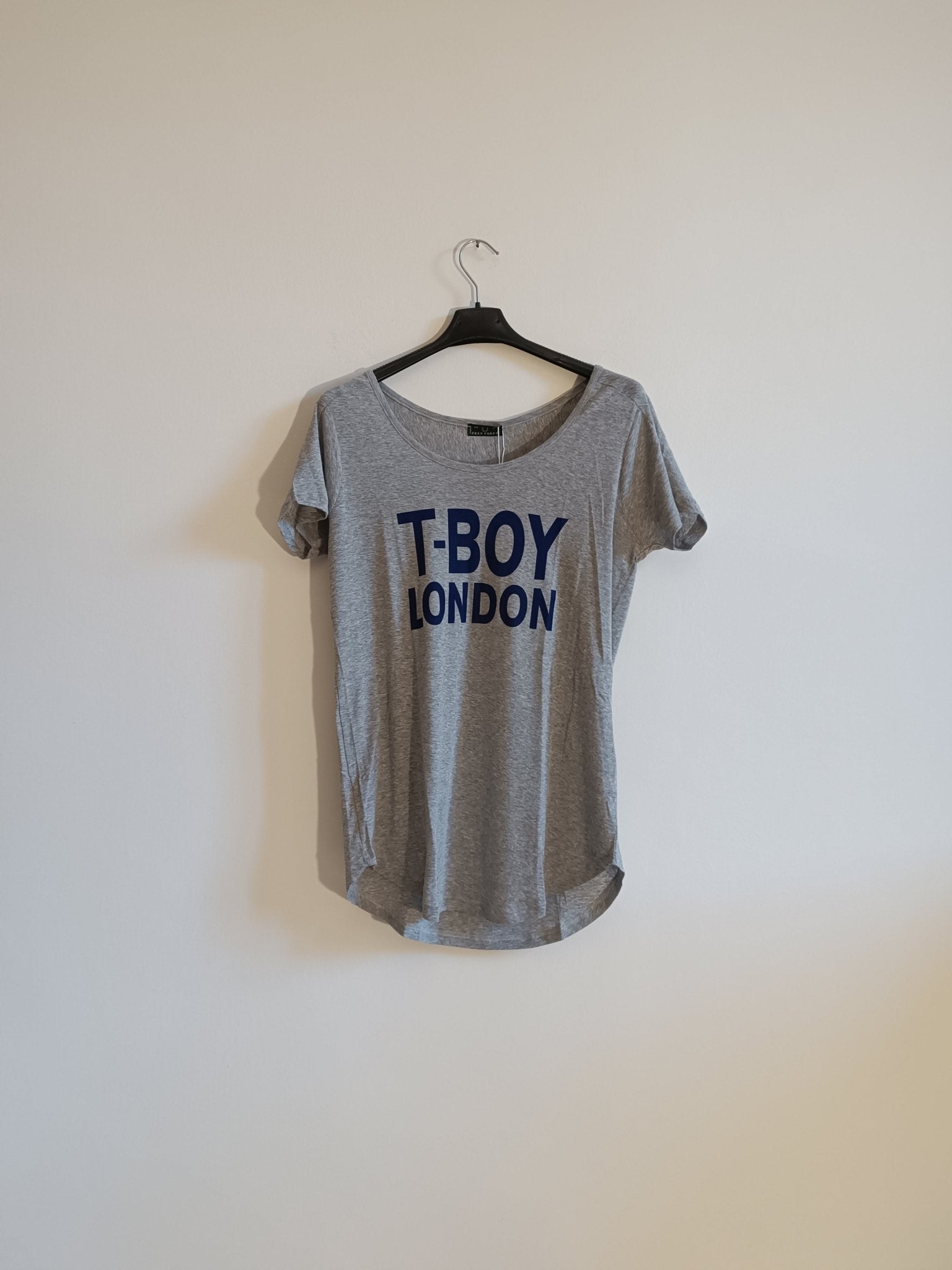 T-shirt Fred Perry Donna. 100% Cotone. Taglia S. Colore grigio. Made in Italy - GLWear #